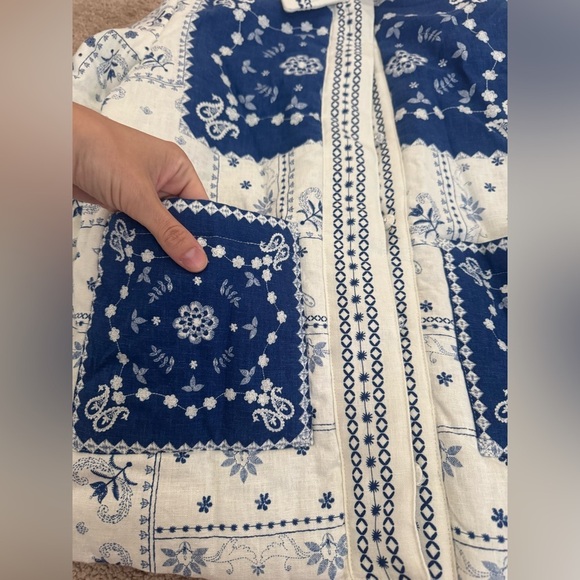 Caroline Constatas- NWT Blue and White Paisley Quilted Longsleeve Cropped Jacket - Picture 3 of 6